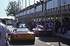 In der Boxengasse geht es eng zu und her - Goodwood Revival 2019