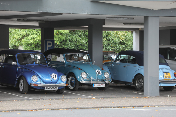In der Mitte das älteste Cabriolet beim Treffen, ein Käfer 1200 Cabriolet von 1962 - Internationales Käfer-Cabrio-Treffen von Deutschland 2025