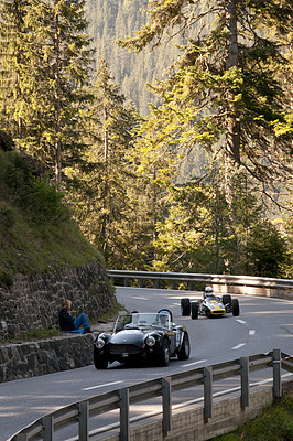 In der Morgensonne fuhr das erste Feld von Arosa nach Langwies - Impressionen von Arosa ClassicCar 2011