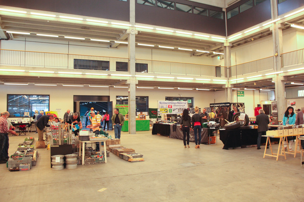 In der Teilemarkt-Halle hatte es noch Platz für weitere Anbieter - vielleicht nächstes Mal? - Swiss Classic World 2015