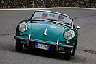 Innerhalb Italiens Oldtimer-Szene ist Porsches Urmodell ein heiss geliebter Klassiker. Dieser 356 B Roadster von 1962 hat die Passhöhe des Stilfser Jochs schon im Blickfeld.