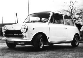 Innocenti Mini Cooper 1300 (1973) - kompakt und sportlich (1973)