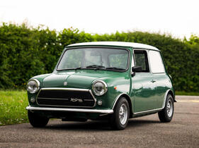 Innocenti Mini Cooper 1300 Sports Saloon (1974) - als Lot 132 an der Bonhams Bonmont Versteigerung 2025