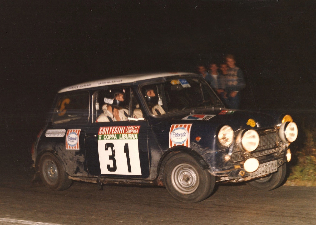 Innocenti Mini Cooper (1975) -  Die Kampfspuren am Cooper sind unübersehbar