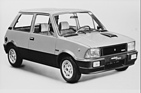 Innocenti Mini De Tomaso (1978) - von den zahmeren Varianten durch schwarze Verbreiterungen und Hutze zu unterscheiden