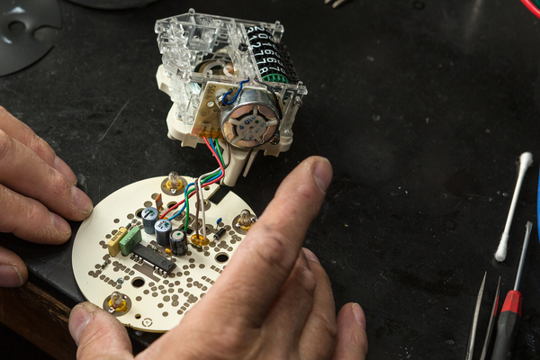 Inspektion der Elkos – Tachoüberholung