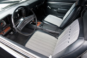 Interieur des Chevrolet Camaro Z28 R/S Coupe (1969) - angeboten als Lot 118 an der RM Auction "Don Davis Collection" am 27. April 2013
