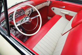 Interieur des Mercury Monterey Convertible (1954) - angeboten als Lot 164 an der RM Auction "Don Davis Collection" am 27. April 2013 (1954)