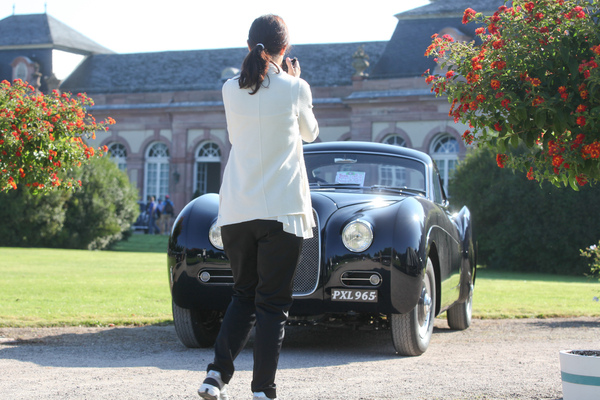 Irgendwer stellt sich halt immer zwischen Linse und Automobil, …