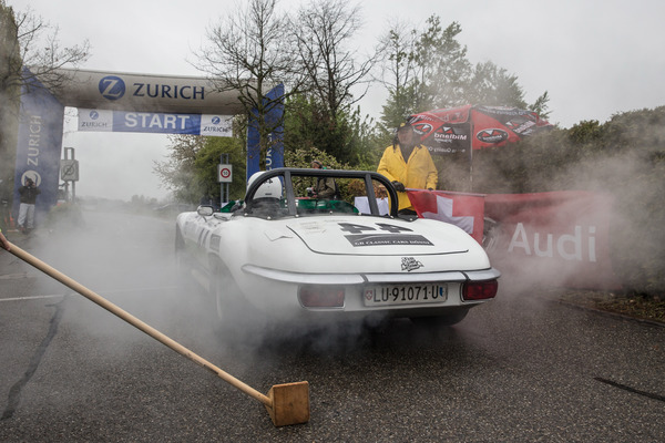 Irgendwie muss man ja die Reifen auf Temperatur bringen
