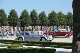 Isdera Autobahnkurier (2006) - die lange Motorhaube hat hier sicher ihren Sinn - Classic-Gala Schwetzingen 2021