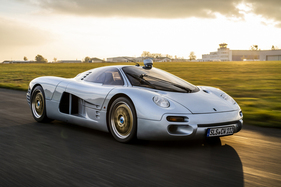 Isdera Commendatore 112i (1993) - gegenüber dem kantigen Imperator ist der 112i deutlich rundlicher geformt