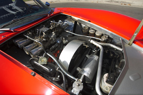 Iso Grifo A3/C Stradale (1964) - der Chevrolet-Corvette-Motor ist hinter der Vorderachse eingebaut