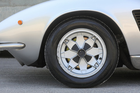 Iso Grifo IR-8 (1973) - Reifen der Dimension 205/70 VR 15 auf 7-Zoll-Felgen