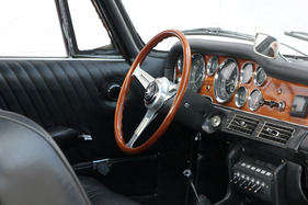 Iso Rivolta IR 300 (1970) - edles Interieur mit Holz und Leder