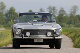 Iso Rivolta IR 300 (1970) - impressive front design (1970)