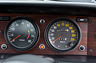 Bitte nicht rasen: Über dem japanischen Tempolimit von 100 km/h wird die Tacho-Skalierung gelb.