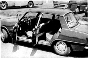 Isuzu Bellett 1500 (1965) - einladend öffnende vier Türen, Beinraum hinten beschränkt Isuzu Bellett 1500 (1965) - einladend öffnende vier Türen, Beinraum hinten beschränkt