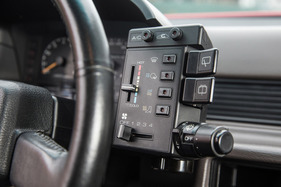 Isuzu Piazza Turbo (1990) - der rechte Bedienungssatellit