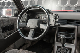 Isuzu Piazza Turbo (1990) - die Lenkradspeichen sind etwas arg tief angebracht