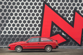 Isuzu Piazza Turbo (1990) - grosse Fensterflächen, niedrige Gürtellinie