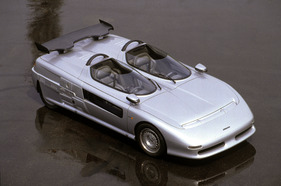 Italdesign Aztec (1988) - saubere Trennung zwischen Fahrer und Beifahrer