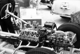 Italmeccanica I.T. 160 (1950) - Autosalon von Turin 1950 - Blick auf den Ford-Achtzylinder mit Kompressor