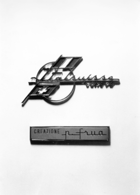 Italsuisse-Emblem zusammen mit dem Pietro Frua Schriftzug am 1964 auf dem Genfer Salon gezeigten Opel Kadett A Italsuisse Spider