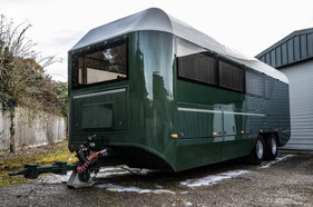 JCB WH Bence Tailor Made Gun Bus (2023) - als Lot 517 am Iconic Sale at Silverstone Festival 2025