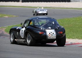 JWF Milano GT (1962) - JWF verfolgt Porsche RS auf dem Salzburgring, anlässlich des Gaisbergrennens 2011