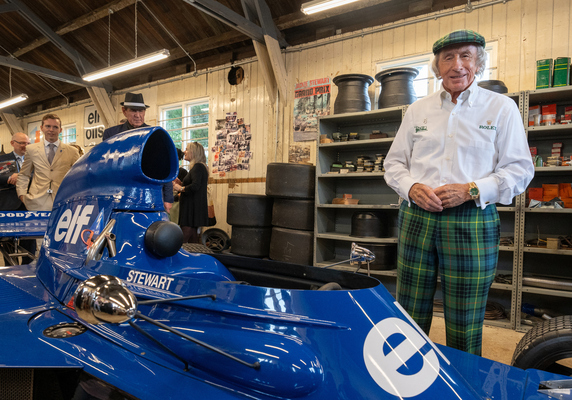 Jacke Stewart mit seinem Tyrrell von 1973 - Botschafter für Rolex - Goodwood Revival 2024