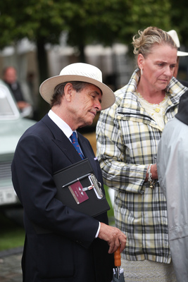 Jacky Ickx, der berühmte Rennfahrer und Sandra Button von Pebble Beach waren Teil der Jury - Impressionen vom Concours d'Elégance an der Schloss Bensberg Classics 2015
