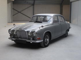 Jaguar 420 Berline (1969) - als Lot 301 an der Bonhams Versteigerung "Les grandes marques du monde au Grand Palais" in Paris 2017