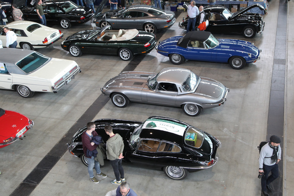 Jaguar-Auswahl in der Klassiker-Börse - Retro Classics Stuttgart 2020