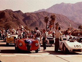 Jaguar C Type (1952) - Jack Douglas am Start in Kalifornien Jaguar C Type (1952) - Jack Douglas am Start in Kalifornien