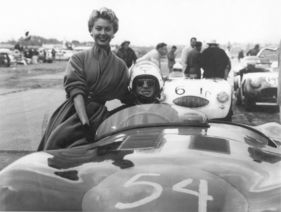 Jaguar C Type (1952) - Jack Douglas mit Hollywood-Starlet Mitzi Gaynor im C-Type Jaguar C Type (1952) - Jack Douglas mit Hollywood-Starlet Mitzi Gaynor im C-Type