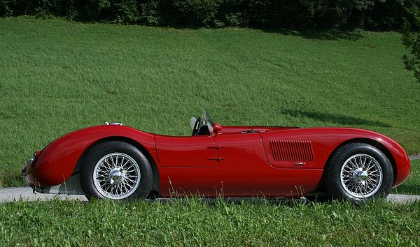 Jaguar C Type (1952) - Seitenansicht des wunderschönen Wagens
