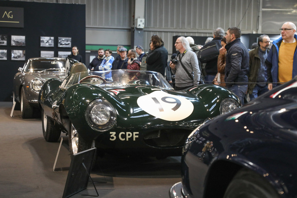 Jaguar D-Type (1954) – "Short Nose"-Version, Sieger bei den 12 Stunden von Sebring, gesehen bei Lukas Hüni – Rétromobile Paris 2025