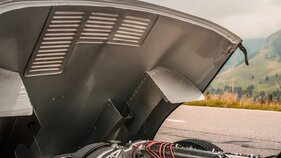 Jaguar D-Type (1956) – Leichtbau-Aluminium-Motorhaube