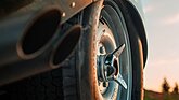 Image: Jaguar D-Type (1956) - Rim hole bolted to the wheel dish and wing bolt