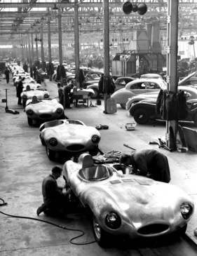 Jaguar D Type (1956) - Montage-Linie für die Produktion der ersten Serie Jaguar D Type (1956) - Montage-Linie für die Produktion der ersten Serie