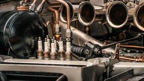 Jaguar D-Type (1956) – Warmlauf-Zündkerzen?