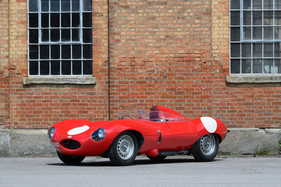 Jaguar D-Type (1956) - exceptionally red