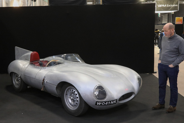 Jaguar D-Type (1958) – unlackiert und original? – Rétromobile Paris 2025