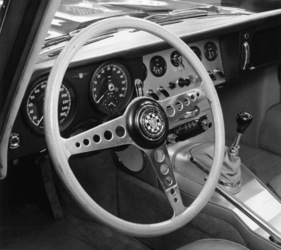 Jaguar E-Type (1961) - Lenkrad und Amaturenbrett