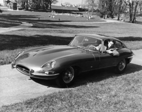 Jaguar E-Type (1961) - Seitenansicht