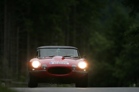 Jaguar E-Type (1962) - an der Ennstal-Classic 2012 - Orange Prolog