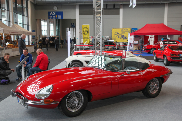 Jaguar E-Type (1962) - der klassische Serie-1-Roadster - Motorworld Classics Bodensee 2022