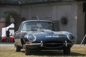 Jaguar E-Type (1966) - Kategorie "Jaguar E-Type 61è Anniversaire" - Concours d'Elégance Suisse Coppet 2022