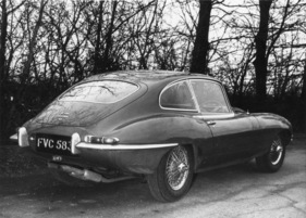 Jaguar E-Type 2+2 (1966) -